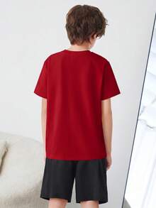 SHEIN 男童夏季休闲字母印花短袖T恤和短裤两件套睡衣，宽松舒适 - 紅色 - 查看 3