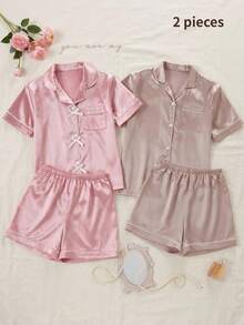 SHEIN 女童睡衣，經典翻領純色口袋刺繡高級緞面短袖鈕扣上衣與短褲休閒舒適兩件套家居服 - 香檳色 - 查看 1