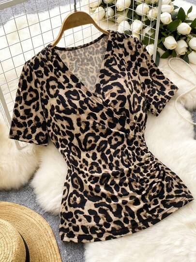 Franclia Plus Size Women's French Casual Elegant Leopard Print V-Neck Short Sleeve T-Shirt