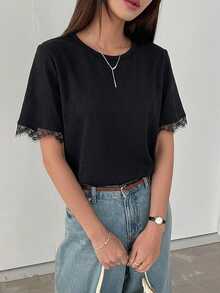 DAZY 女款夏季圓領短袖蕾絲拼接套頭休閒極簡風T恤 - 黑色 - 查看 2