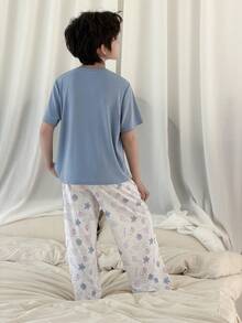 DAZY Rundhals Kurzarm T-Shirt Top & bedruckte lange Hose Set für Jungen (Groß) 2er Loungewear - Blau - Übersicht 2