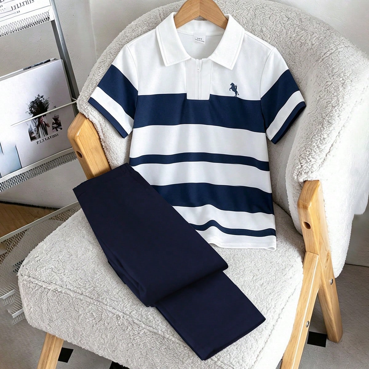 Set de 2 piezas Moda casual de verano para niños mayores: Camisa tipo polo con media cremallera y estampado de rayas + Pantalones rectos azules, adec