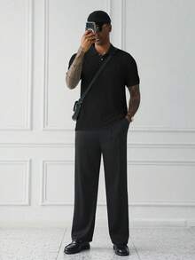 Manfinity Homme 男士短袖纹理面料Polo衫，适合外出、聚会和度假穿着 - 黑色 - 查看 2
