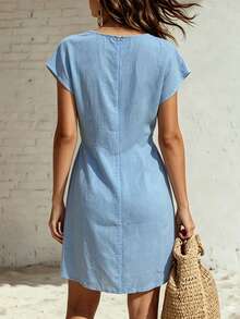 Breezaya Damen Sommer Französischer Stil Lässig Komfortables Design Weißes Spitzen-Patchwork V-Ausschnitt Locker Kurzes Blaues Lässig Kleid - Blau - Übersicht 2