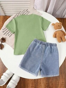 SHEIN Little Byeori 2件套儿童男童休闲百搭舒适圆领宽松短袖针织T恤和牛仔短裤套装 - 綠色 - 查看 3