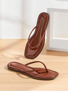 SHUZIA Sandal Jepit SummerEssential Wanita Ujung Persegi Tepi Melengkung Minimalis dengan Sol Dalam Empuk Premium Warna Mocha Pat – Sederhana dan Nyaman - Mocha Brown - View 3