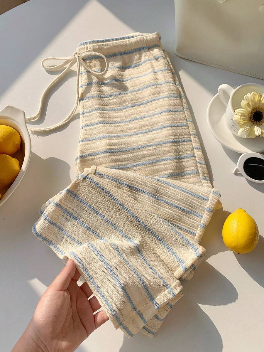 Comfortcana 夏季女装、冬季女装、节日女装、圣约翰女装、派对裤、婚礼宾客礼服、沙滩女装、毕业典礼装、外出装、仪式裤、生日女装、优雅女裤、休闲女裤、运动女裤、奢华晚礼服及场合礼服、女士正装裤、Y2K复古风、乡村音乐会装、工作装、亮面裤、碎花裤、蓝色条纹裤 - 彩色 - 查看 1