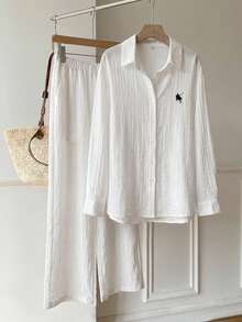 SHEIN EZwear 100%纯棉女士杏色梭织刺绣骑士长袖衬衫和裤子休闲套装，适合日常街头穿着、夏季上衣、通勤、约会、聚会、秋冬夏三季、圣诞节、新年、感恩节、派对、婚礼、海滩、毕业典礼、时尚、优雅、休闲、外出、约会、预订、通勤、闪亮、情人节、优雅、度假、休闲、Y2K、外出、毕业典礼等场合。 - 白色 - 查看 4