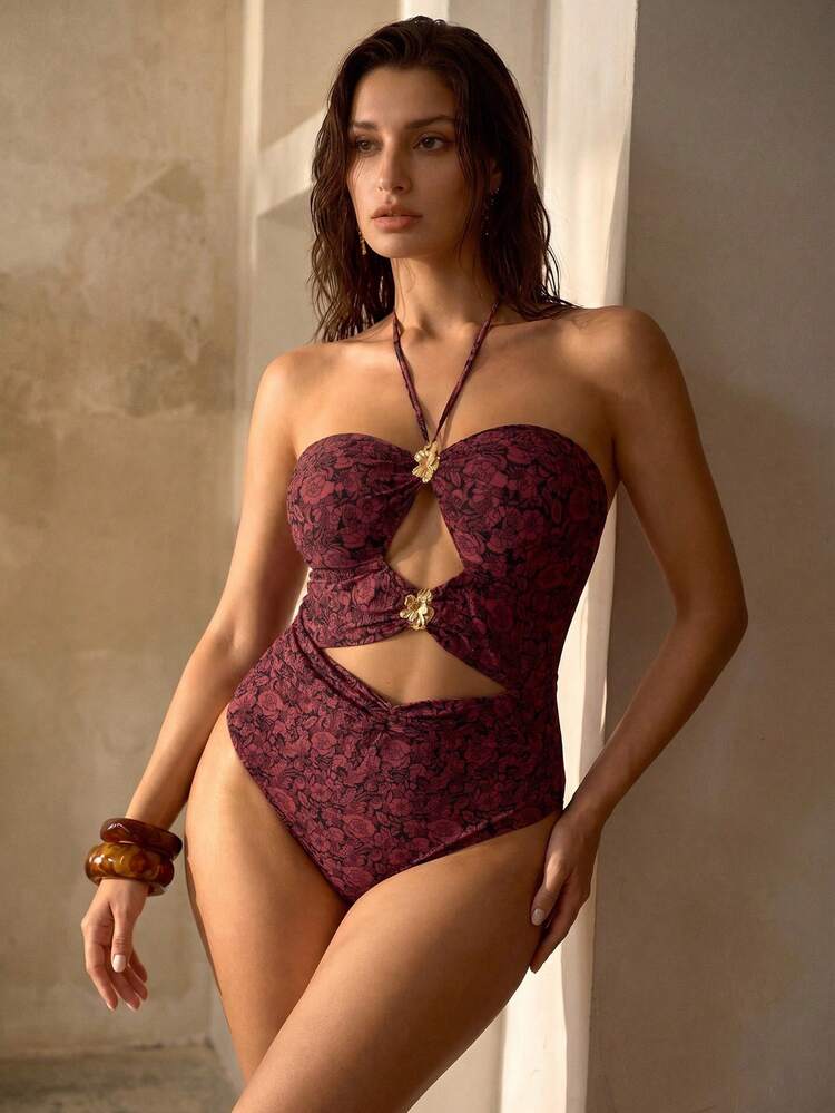 PLUS SIZE WOMEN'S ONE-PIECE SWIMSUIT WITH COLORFUL FLORAL ALL-OVER PRINT, BOHEMIAN STYLE METAL FLOWER DECOR, SUITABLE FOR BEACH VACATION