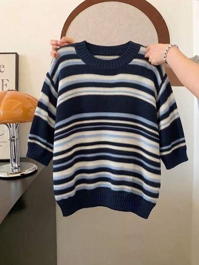 EMERY ROSE Estilo casual de primavera/verano para mujer talla grande: look versátil y sencillo para ir al trabajo. Estampado de rayas aleatorias en colores azul marino, azul y blanco. Blusa de punto holgada de cuello redondo y manga media, ideal para primavera y verano.