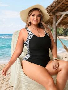 SHEIN CURVE+ بدلة سباحة قطعة واحدة للنساء ذوات الأحجام الكبيرة، بطبعات ملونة ولحمالات سميكة وكشكشة الخصر، مناسبة للشاطئ والمنتجعات - أبيض وأسود - مشاهدة 8