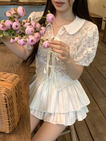 DAZY Blusa con cuello con volantes, manga corta y lazo delantero, estilo coreano