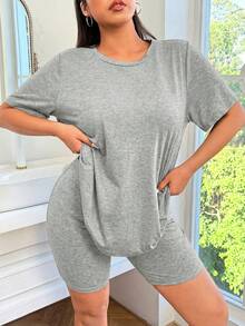 SHEIN EZwear 4件套加大码纯色套装 - 2件短袖上衣 + 2条及膝短裤 - 淺灰色 - 查看 4