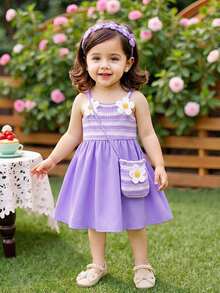 SHEIN Playful Pals 女婴夏季橙白碎花装饰无袖连衣裙，配同款迷你斜挎包，宽松裙摆，适合休闲外出、度假旅行、家庭聚会、夏季野餐等场合。 - 紫色 - 查看 4