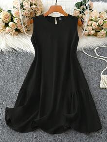 SHEIN Essnce Vestido corto sin mangas de verano, de estilo simple y casual, cómodo y holgado, versátil y estilizador, en color albaricoque, para mujeres de talla grande, ropa de verano, atuendos de vacaciones - Negro - Ver 1