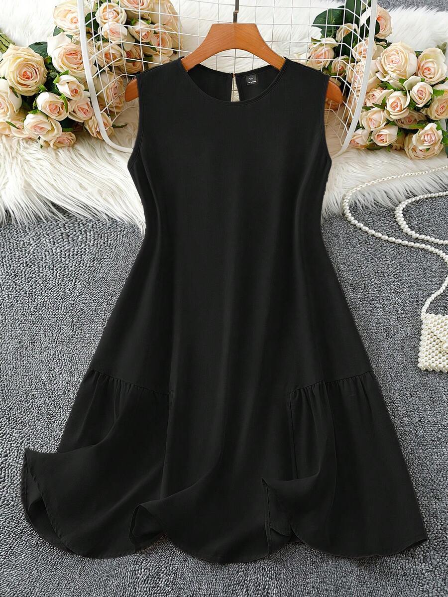 SHEIN Essnce Vestido corto sin mangas de verano, de estilo simple y casual, cómodo y holgado, versátil y estilizador, en color albaricoque, para mujeres de talla grande, ropa de verano, atuendos de vacaciones - Negro - Ver 1
