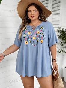 SHEIN CURVE+ Áo kiểu nữ cỡ US22, thích hợp cho lễ hội âm nhạc, kỳ nghỉ bên bờ biển, phong cách boho. Áo kiểu nữ mùa hè thêu hoa, cổ buộc dây, tay raglan, dáng rộng, tay ngắn, kiểu dáng thường ngày, cỡ lớn, phong cách boho, áo nữ mùa hè. - Nhiều màu - Xem 2