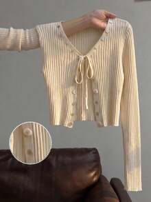 SHEIN EZwear Áo khoác cardigan dệt kim tối giản màu mơ nhạt dành cho nữ, thích hợp mặc thường ngày, đi nghỉ mát hoặc đi làm, có cúc vỏ sò, kiểu dáng ngắn, mùa xuân/thu. - Màu be - Xem 8