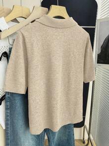 SHEIN Franclia 新款春夏休闲简约圆领无袖上衣，采用佩斯利印花和波点拼接，展现法式优雅风格，短款设计，比例优化，可搭配连衣裙或裤装，宽松版型，袖口和领口采用罗纹饰边，撞色蝴蝶结设计。 - 杏色 - 查看 2
