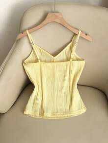 SHEIN LUNE 女款春夏新款淡黃色紋理面料修身細肩帶背心，適合外出、室內居家、日常通勤、日常穿著、節慶，端莊大方 - 淡黃色 - 查看 2