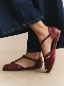 Rosivie Giày nữ kiểu Pháp cổ điển mũi chữ T, sandal bít mũi, giày La Mã khóa kim loại Camellia, giày đế mềm khoét rỗng hình lồng heo, sandal đế bằng màu đỏ tía đa năng cho mùa hè. - Màu Đỏ Sâu - Xem 7