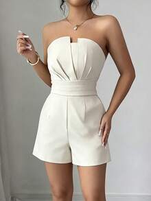 SHEIN Raffinéa Bộ quần short liền thân không dây vai dành cho nữ, thiết kế không dây vai xếp ly thời trang mới. Thiết kế dây rút ở eo, cạp chun co giãn; có túi. - Màu be - Xem 3