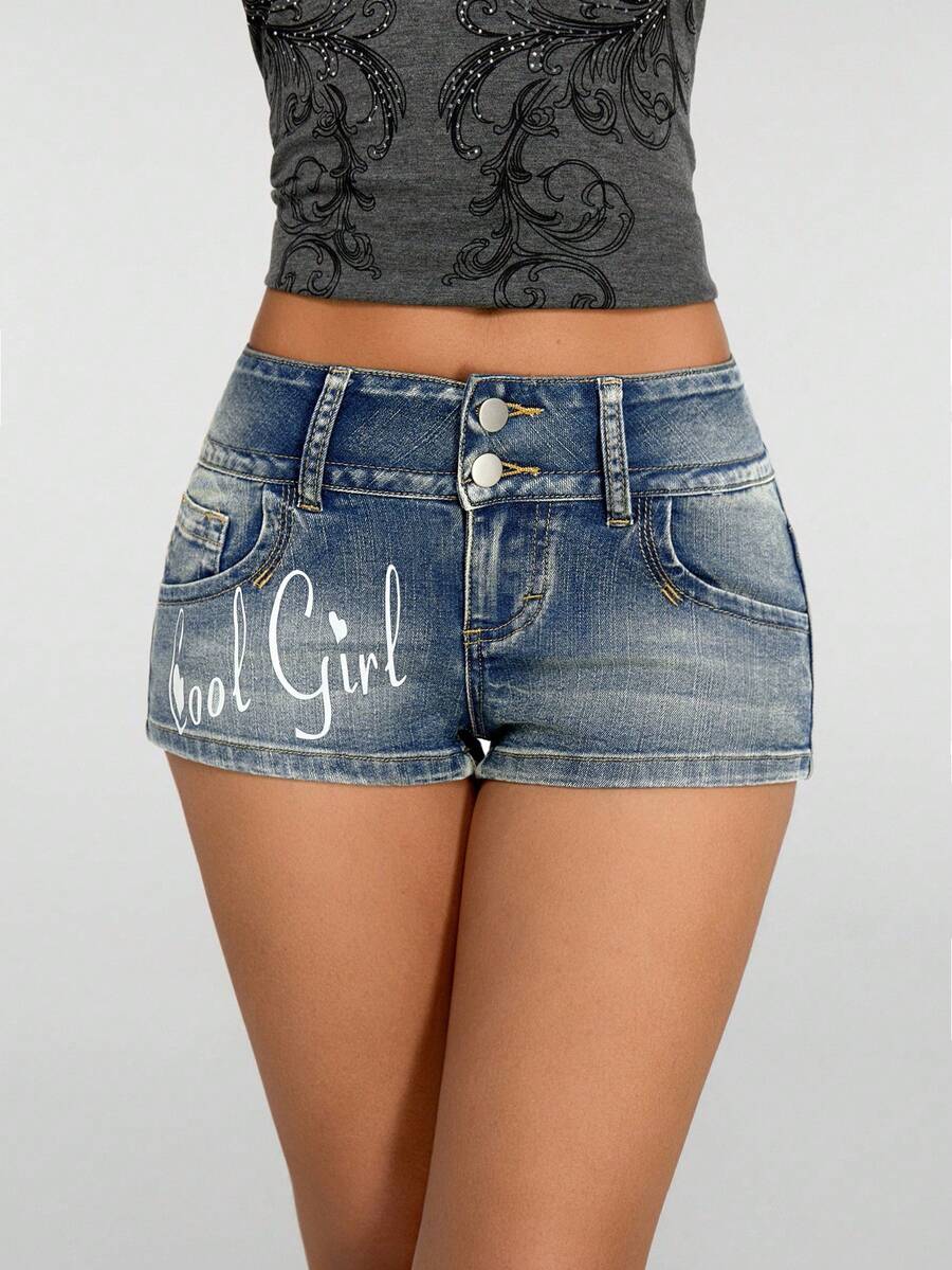 SHEIN PETITE Quần short denim màu xanh dương dáng suông, in chữ, cài nút, thích hợp cho nữ, mùa xuân/hè, phong cách thường ngày, thích hợp cho du lịch. - Rửa trung bình - Xem 1