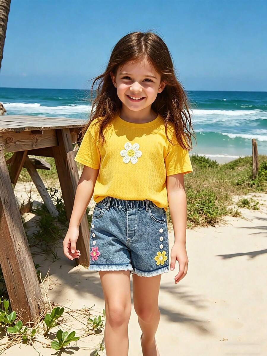 2 Stücke/Set Kleine Mädchen Lässig Blume Muster Kurzarm Strick T-Shirt und Shorts mit Kunstdenim, Blumen und Perlen Verzierung, Mädchen bequemer Strick Outfit für den Alltag Outfit, geeignet für Sommerurlaub, neue SS26 Modische Sommer Outfits - Verschiedenfarbig - Übersicht 1