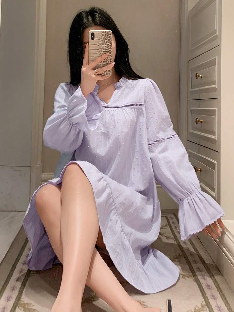 Women's Minimalist Solid Color Ruffle Hem V-Neck Long Sleeve Nightgown