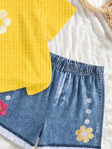 2 Stücke/Set Kleine Mädchen Lässig Blume Muster Kurzarm Strick T-Shirt und Shorts mit Kunstdenim, Blumen und Perlen Verzierung, Mädchen bequemer Strick Outfit für den Alltag Outfit, geeignet für Sommerurlaub, neue SS26 Modische Sommer Outfits - Verschiedenfarbig - Übersicht 4