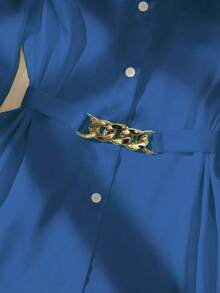 GlowEve Chemise à manches longues pour femmes de couleur unie bleue avec boutons devant et décoration de chaîne en métal, pour l'automne - bleu indigo - Voir 4