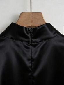 SHEIN Franclia 女士法式优雅缎面镂空褶皱领无袖衬衫 - 黑色 - 查看 3