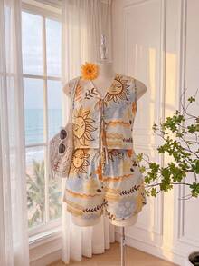 SHEIN EZwear 大尺碼女款白色夏季波西米亞風海灘度假太陽臉印花前綁帶無袖上衣與短褲套裝，夏威夷度假穿搭 2 件式海灘套裝 - 彩色 - 查看 7