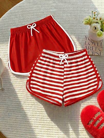 Sparklyn Quần short đỏ cho bé gái (cỡ lớn) với viền trắng tương phản, nơ thắt eo, thiết kế sọc đỏ trắng rực rỡ, eo chun và gấu quần cong tạo cảm giác thoải mái, thích hợp cho mùa hè.
