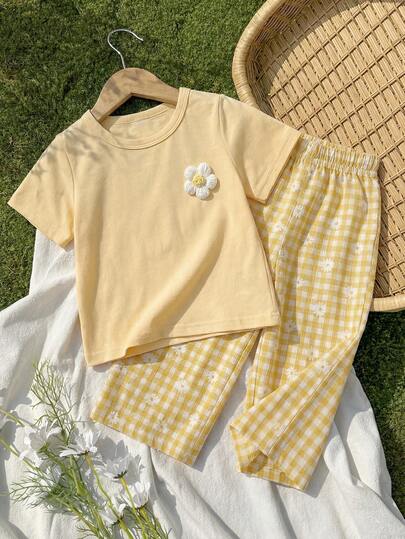 SHEIN Playful Pals Baby Girl 3D Floral Decor Short Sleeve T-Shirt And Plaid Pants Casual Outfit