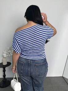 Firerie 大码女式纹理条纹不对称肩部弹力褶皱蝙蝠袖T恤上衣，条纹女式衬衫，春夏秋季服装，通勤，优雅，休闲，日常，工作装 - 藍色 - 查看 2