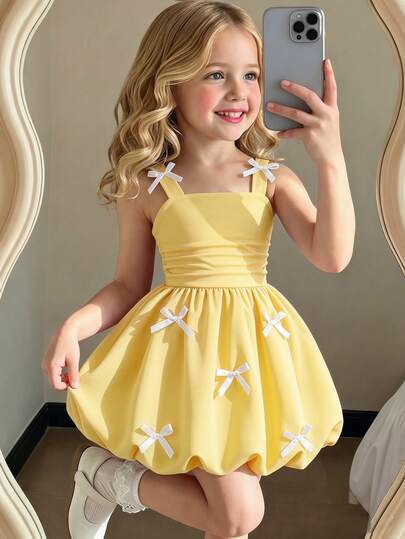 Süßes Kleid für Kleine Mädchen mit 3D Schleifen Dekor, Kleid mit Spaghettiträgern, geraffter Taille und Laternensaum, Kinder Sommer Casual & Ferien Chic Stil
