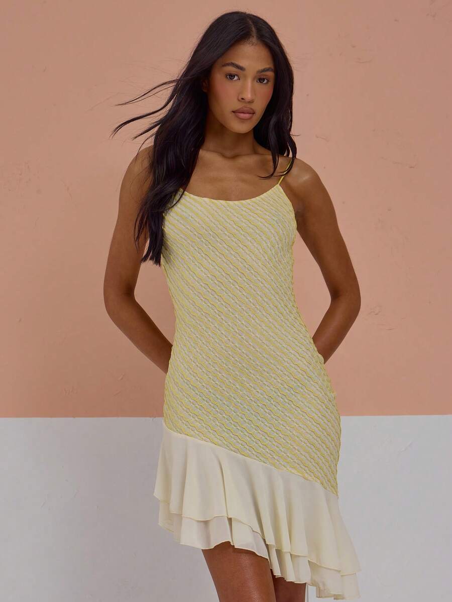 MUSERA Đầm voan hai dây cổ khoét sâu, xếp tầng bất đối xứng, chất liệu chiffon, kiểu dáng gợi cảm, dễ thương, thích hợp cho mùa xuân hè, đi nghỉ mát, đi chơi, phong cách nữ tính, cá tính. Có thể mua muộn. - Màu vàng - Xem 1