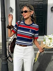 SHEIN Frenchy Áo thun nữ dáng rộng, cổ tròn, phối màu tương phản, họa tiết kẻ sọc hải quân, phong cách tối giản thường ngày, phù hợp cho các buổi đi chơi, phong cách đường phố, vẻ đẹp cổ điển sang trọng, lãng mạn và thanh lịch. - Nhiều màu - Xem 7