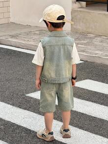 Bộ 2 món áo ba lỗ và quần ống rộng bằng vải denim xanh kiểu retro cho bé trai. - Rửa nhẹ - Xem 2