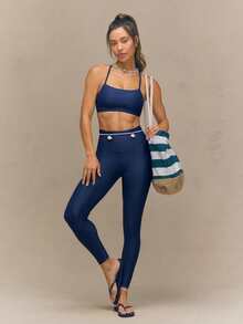 Quần legging GlossFit bóng mượt cạp cao 24 inch với túi sau có nắp đậy để đựng điện thoại an toàn, cạp quần bằng lưới hai lớp chống trượt, thích hợp cho yoga, pilates và mặc hàng ngày. - Dark Blue - Xem 6