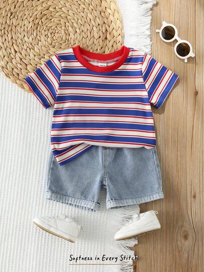 Cozy Pixies Bộ đồ thường ngày cho bé trai: áo thun ngắn tay kẻ sọc và quần short denim.