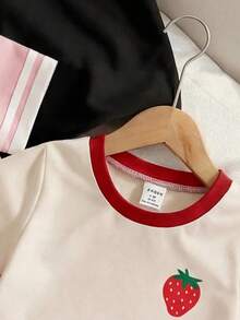 SHEIN Playful Pals 3件套少女新款时尚SS26休闲舒适百搭创意甜美水果草莓爱心蝴蝶结图案短袖T恤，黑、粉、杏色撞色设计，柔软舒适的夏季上衣 - 彩色 - 查看 3
