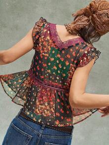 Bohemela Áo kiểu nữ mùa hè dáng rộng phong cách Bohemian, thích hợp cho lễ hội âm nhạc, kỳ nghỉ, tiệc tùng, họa tiết hoa nhí, phối ren tương phản, cổ chữ V, tay ngắn. - Màu Đỏ Sâu - Xem 2