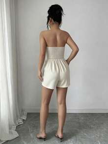 SHEIN Raffinéa Bộ quần short liền thân không dây vai dành cho nữ, thiết kế không dây vai xếp ly thời trang mới. Thiết kế dây rút ở eo, cạp chun co giãn; có túi. - Màu be - Xem 2