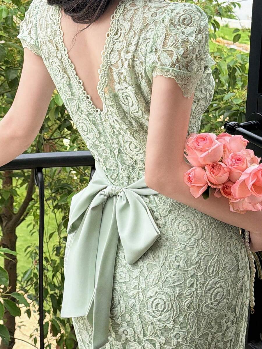Women's Elegant Romantic Lace Backless Bow Tie Fitted Dress, Summer - Green - View 1