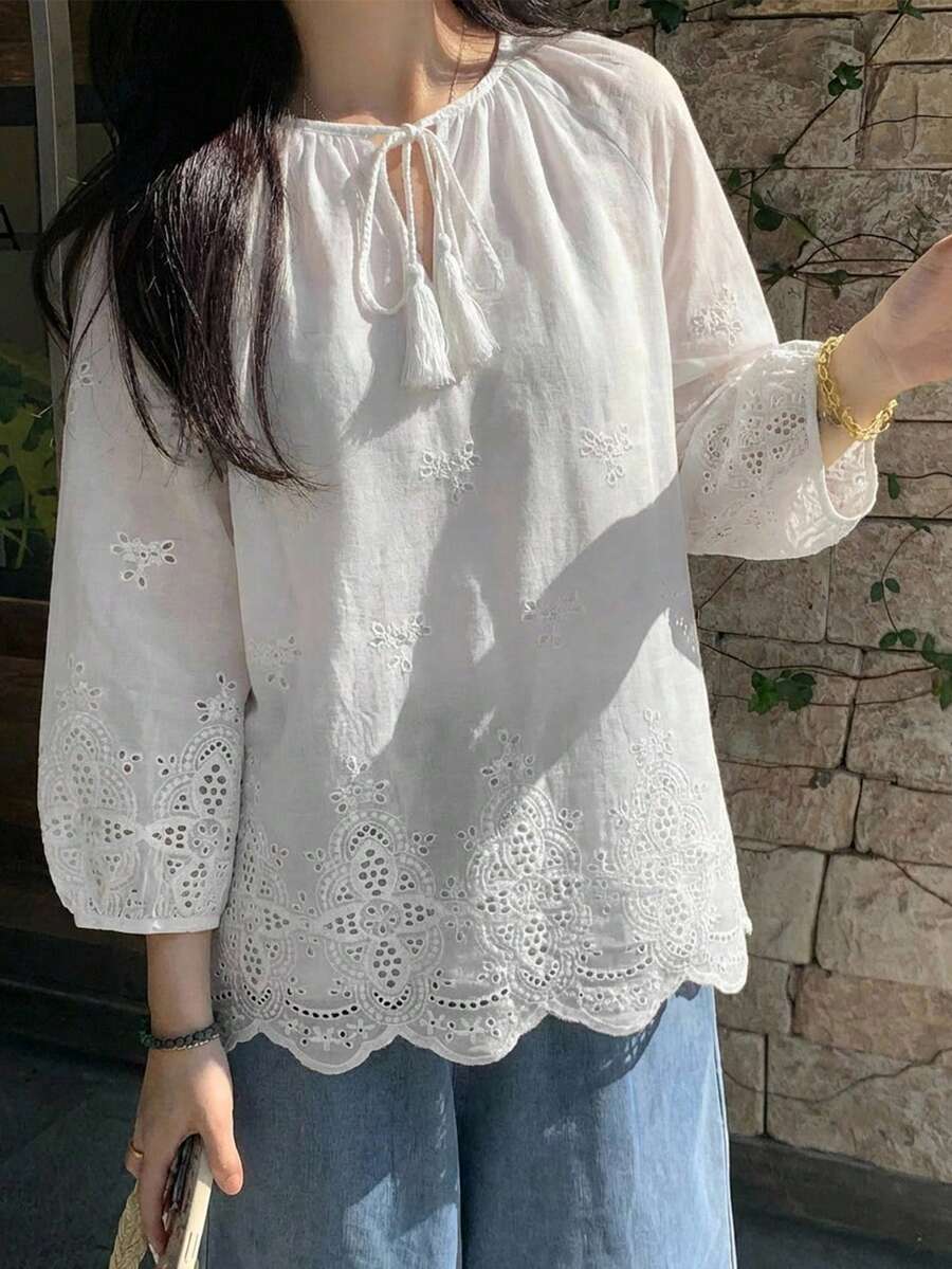 FRIFUL Áo kiểu nữ màu trắng thêu họa tiết, cổ buộc dây, bèo nhún, phong cách Mori Girl cho mùa xuân/hè. - trắng - Xem 1