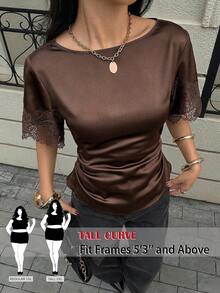 SHEIN PETITE CURVE Áo sơ mi nữ cỡ lớn màu nâu satin phối ren eo, thích hợp cho mùa xuân/hè. Phong cách retro hiện đại, áo kiểu tay ngắn màu nâu lụa sang trọng với cổ tay áo ren. Hoàn hảo cho công sở, đi làm hàng ngày, hẹn hò và dự tiệc. Áo mùa hè. - màu nâu - Xem 8
