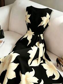 SHEIN PETITE Đầm lửng màu đen in hoa, thắt eo, trang phục thanh lịch cho kỳ nghỉ hè, trang phục dự tiệc sang trọng. - Nhiều màu - Xem 2