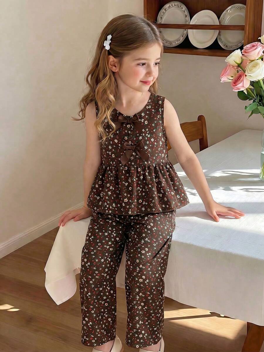SHEIN Vintaside Kids 女童碎花两件套,棕色蝴蝶结装饰无袖上衣+配套阔腿裤,甜美可爱休闲装,夏季 - 棕色 - 查看 1